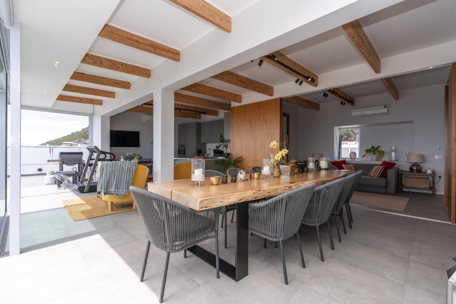 To Let 4 Bedroom Property for Rent in Fresnaye Western Cape